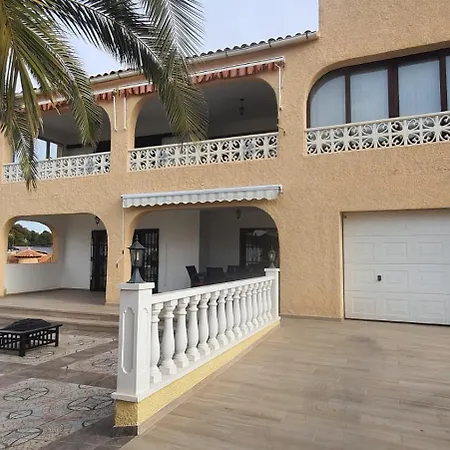 Pinos 8f Willa Calpe